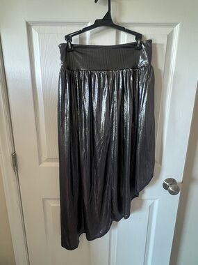 Metallic Black High-Waist Asymmetrical Skirt